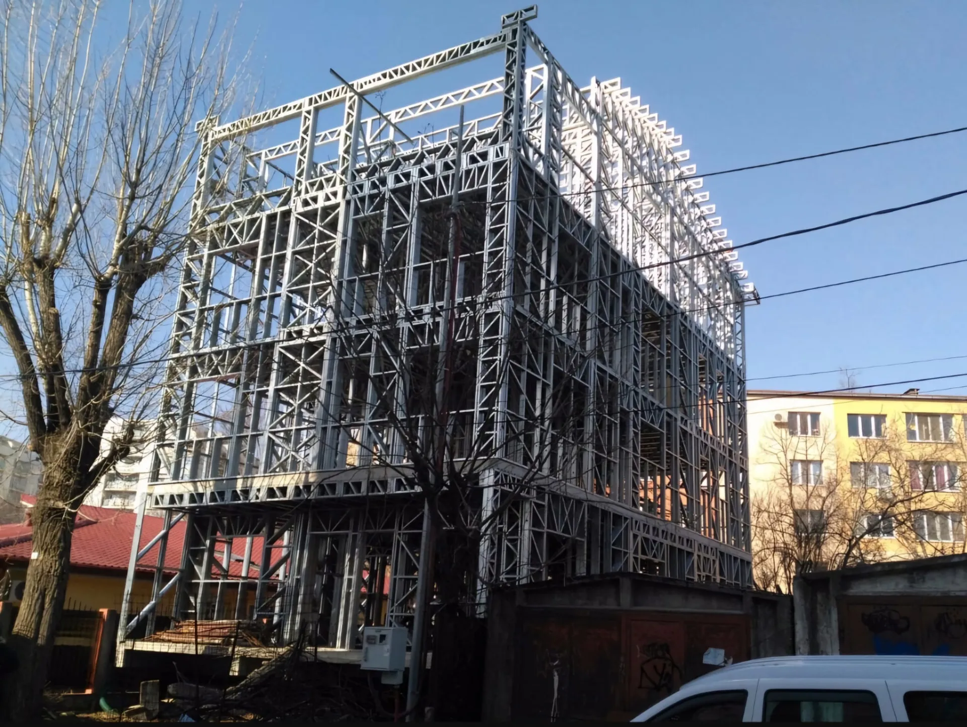 Clădire Comercială P+3 pe Structură Metalică